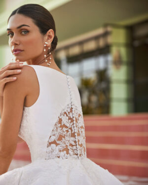 17 Luna Novias