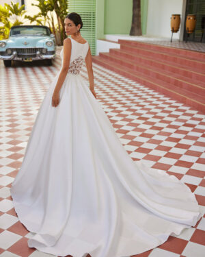 18 Luna Novias